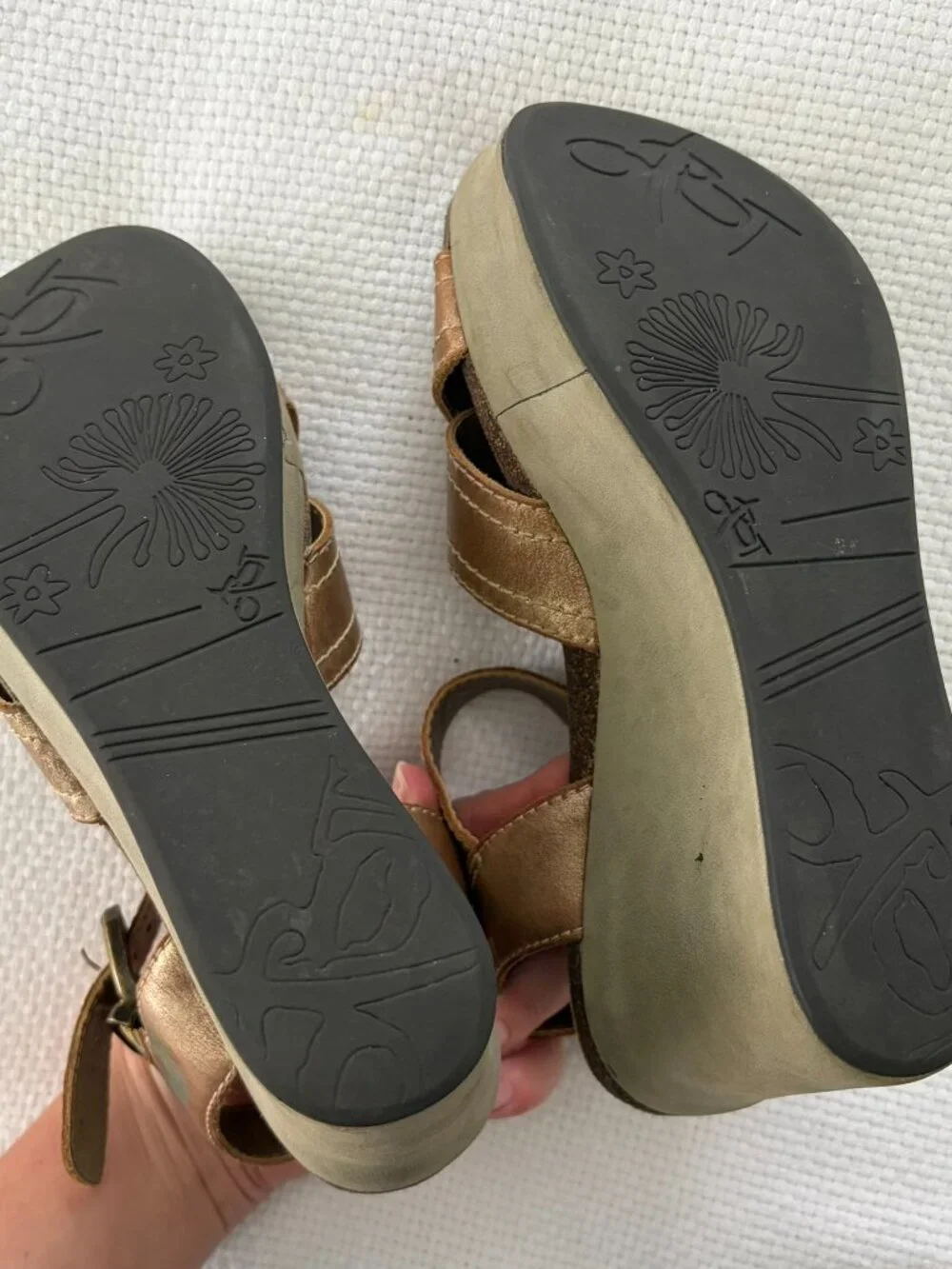 OTBT size 5.5 boho chunky metallic gold platform sandals